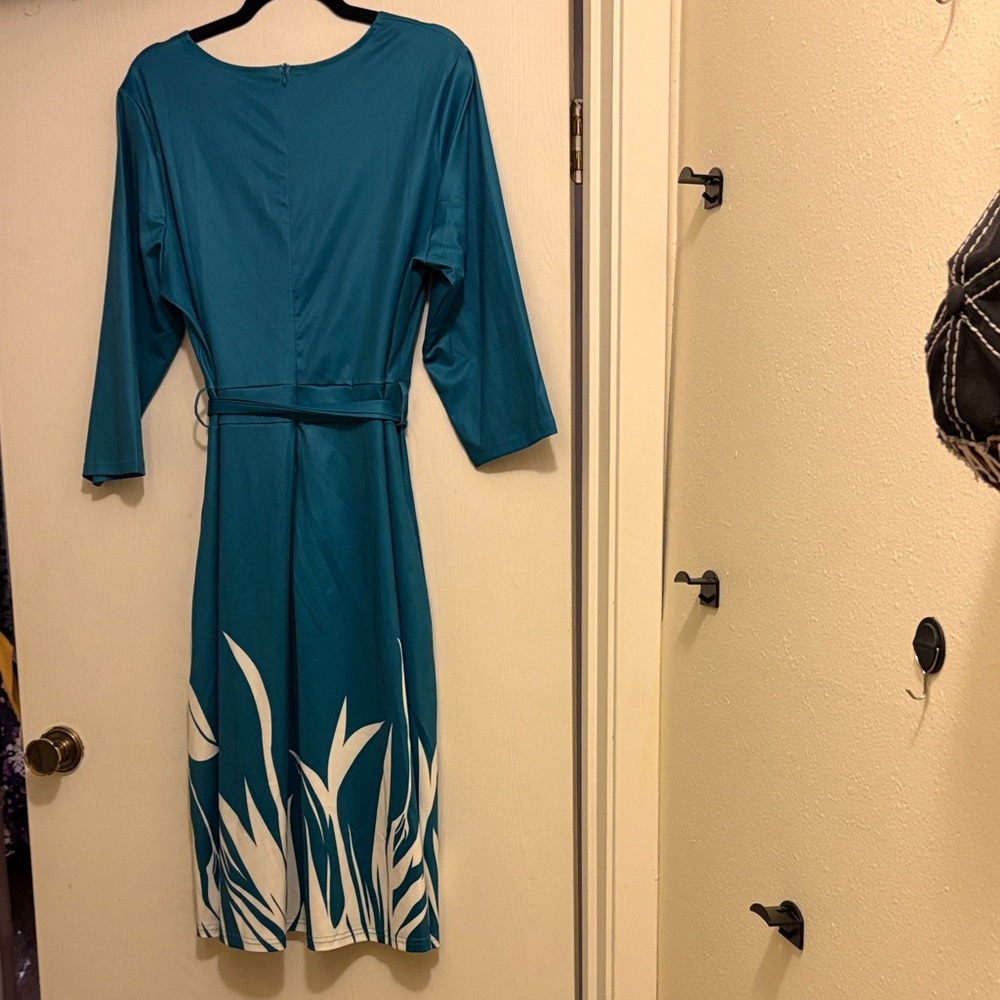 NWOT-Teal and White Women's Dress - Picture 3 of 4